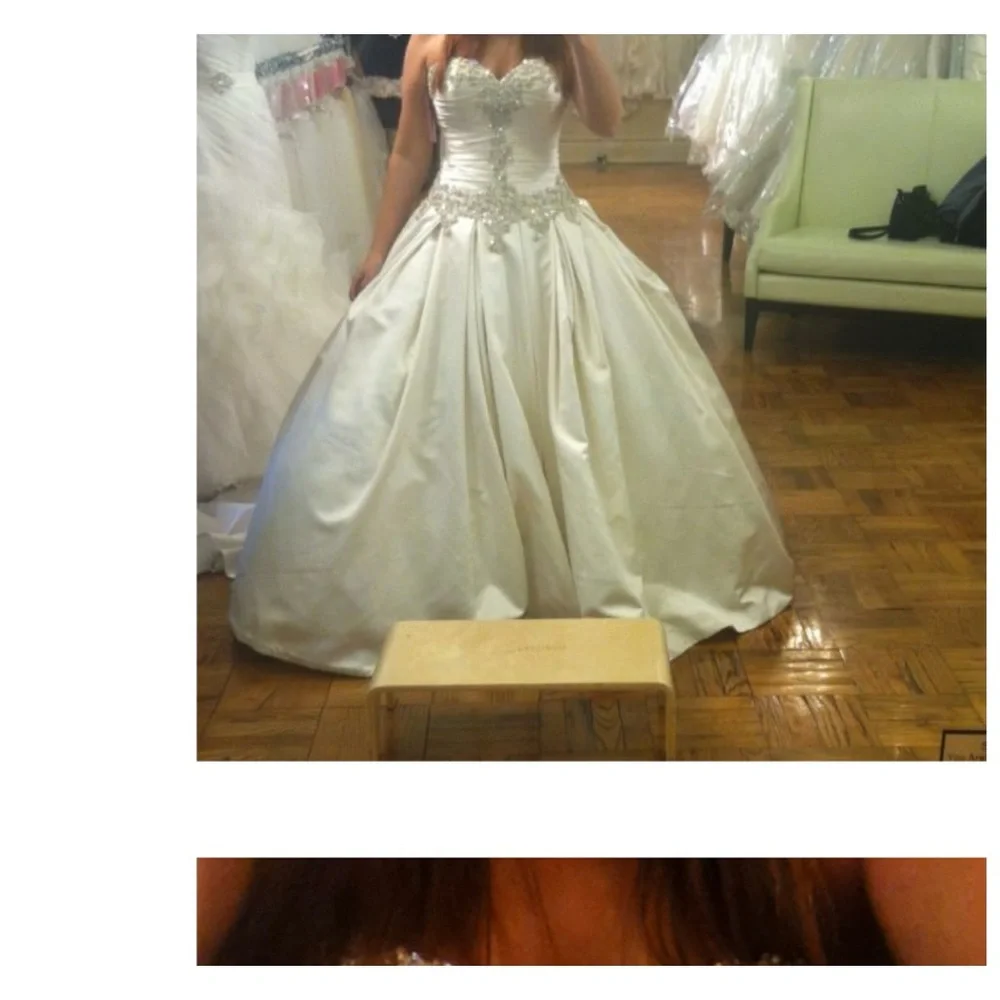 Wedding gown - Picture 2 of 6